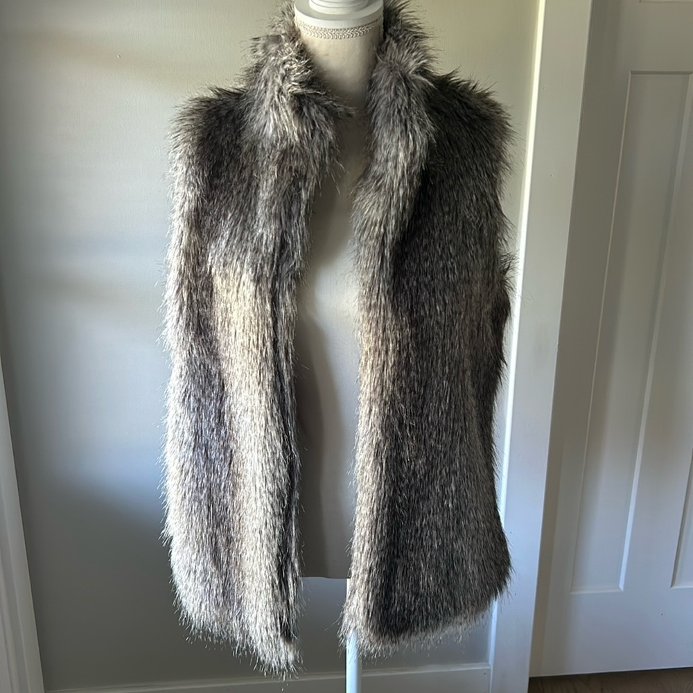 Calvin Klein gray faux fur vest- size M